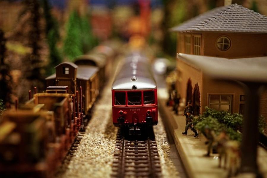 model-train-1146828_640.jpg